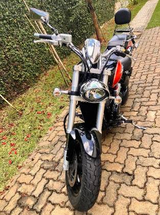 SUZUKI BOULEVARD M800 